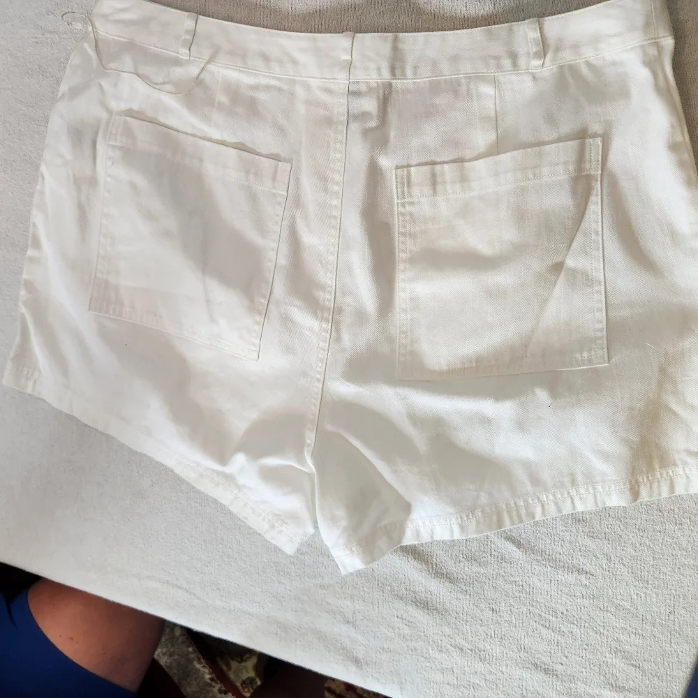 Universal Thread High Rise White Shorts - 17